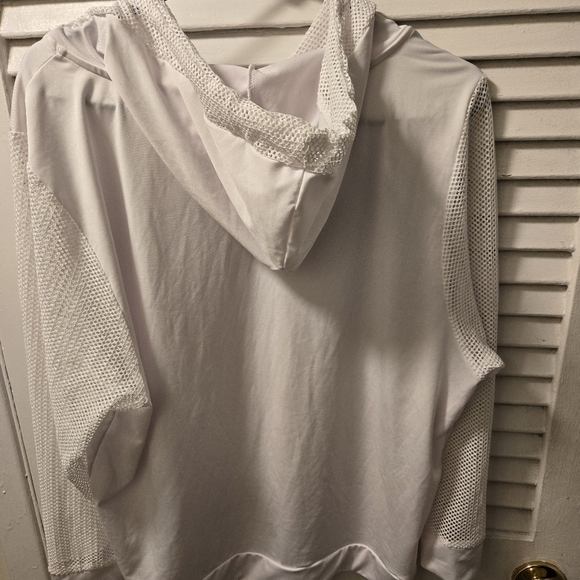 Daisy Fuentes White Hooded Long Sleeve Top with Mesh Arm Details - Picture 6 of 11